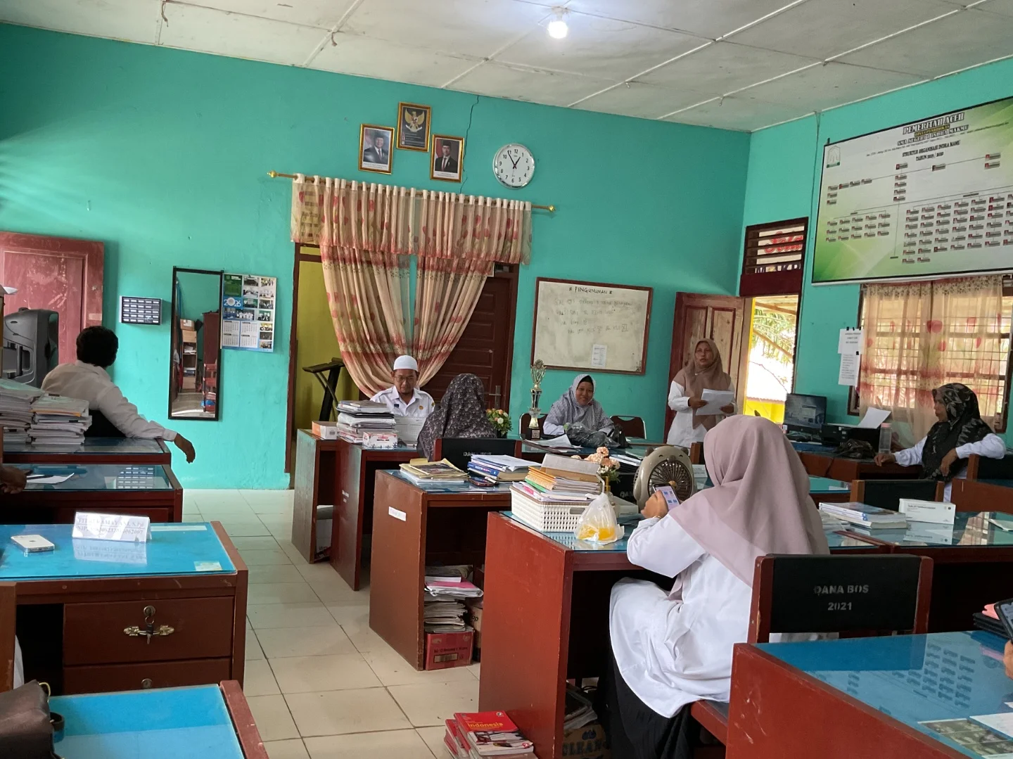 Rapat Dewan Guru SMA Negeri 1 Indra Makmur Bahas Persiapan Peringatan Maulid Nabi Muhammad SAW